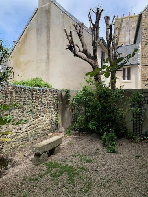 Maison Du Cap Lihou, Duplex Au 1Er Et 2Eme Etage Mansarde, Quartier Historique, กรองวิลล์ ภายนอก รูปภาพ